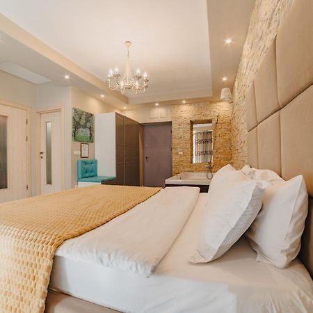 Romantic Jacuzzi Belleview Studio Sinaia Exterior photo