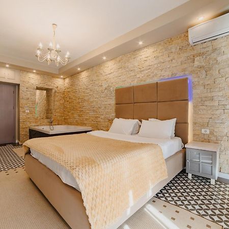 Romantic Jacuzzi Belleview Studio Sinaia Exterior photo