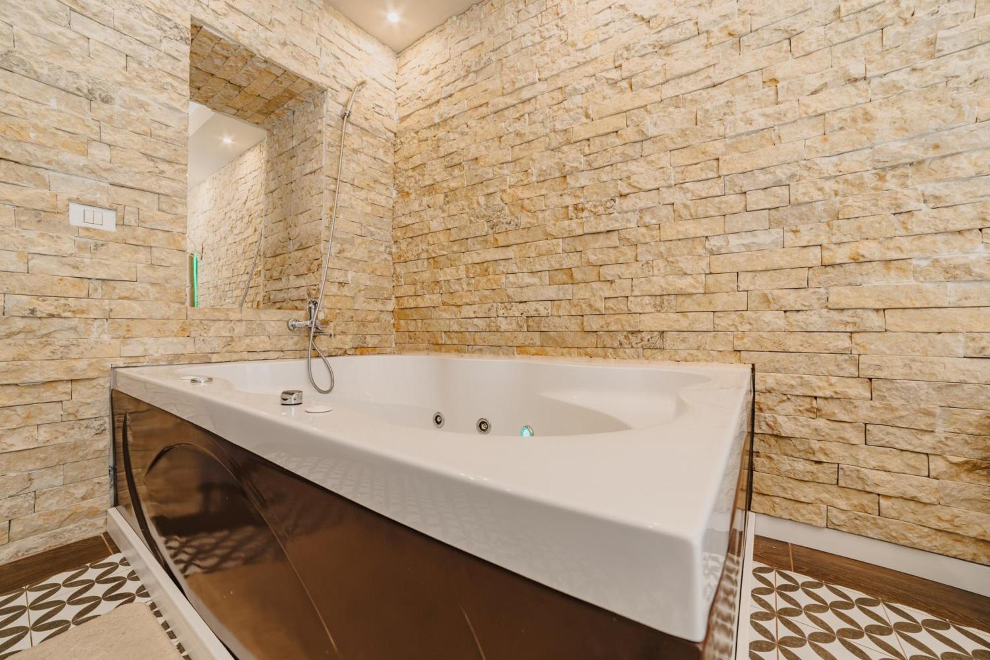 Romantic Jacuzzi Belleview Studio Sinaia Exterior photo