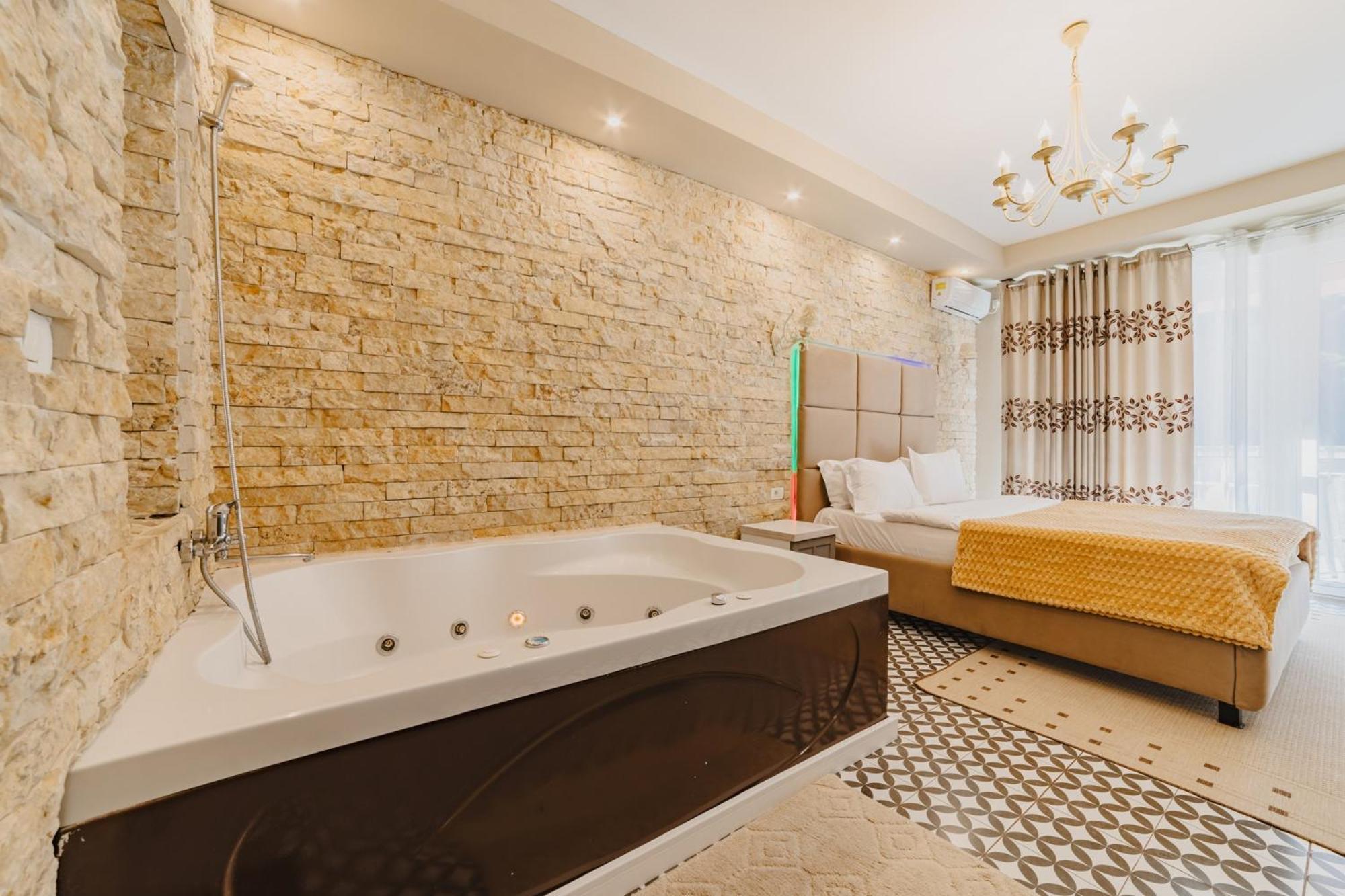 Romantic Jacuzzi Belleview Studio Sinaia Exterior photo